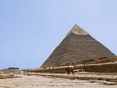 Nejkrsnj msta - Rachefova pyramida