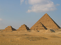 Nejkrsnj msta - Menkaureova pyramida