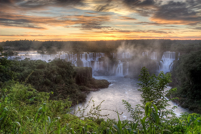Vodpády Iguazu z Brazilské strany.